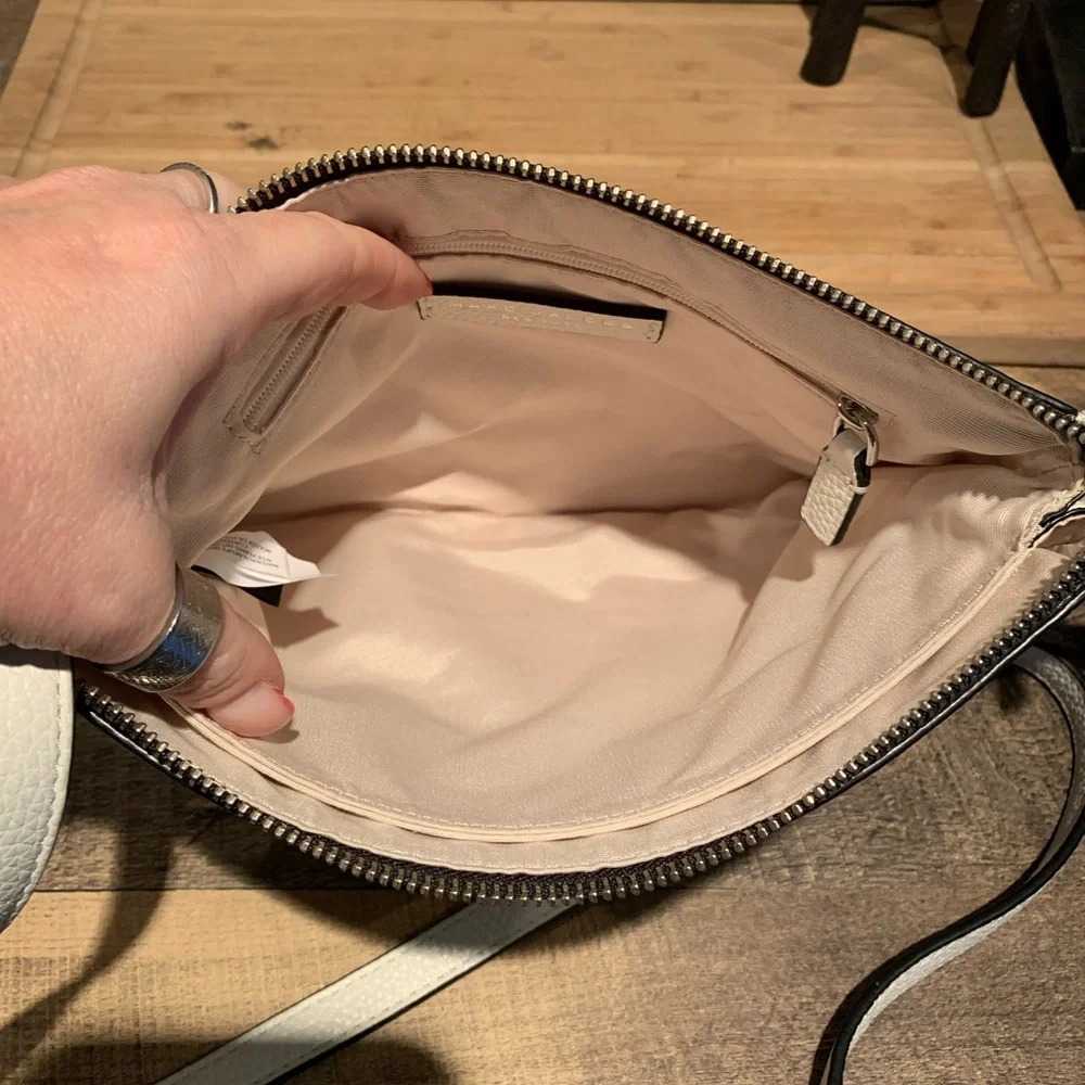 Marc Jacobs white crossbody - Picture 9 of 16